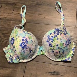 Victoria secret bra and matching panties set